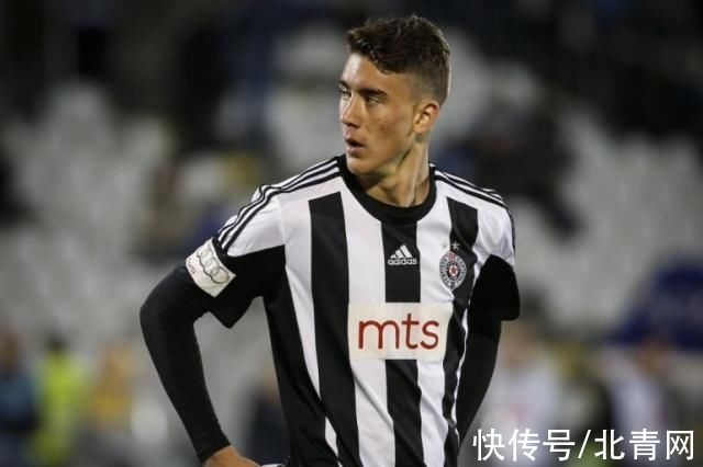 他凭借多年 他凭借多年